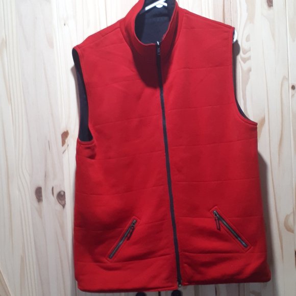 Spanner Sport two sided vest red one side and black the other side insulated. - Picture 3 of 6